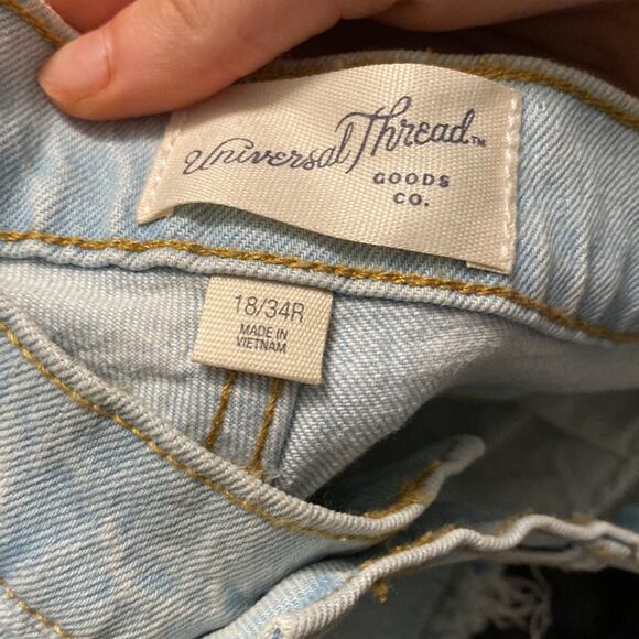 Universal Thread Light Wash Denim High-Rise Curvy Vintage Straight - Picture 8 of 8